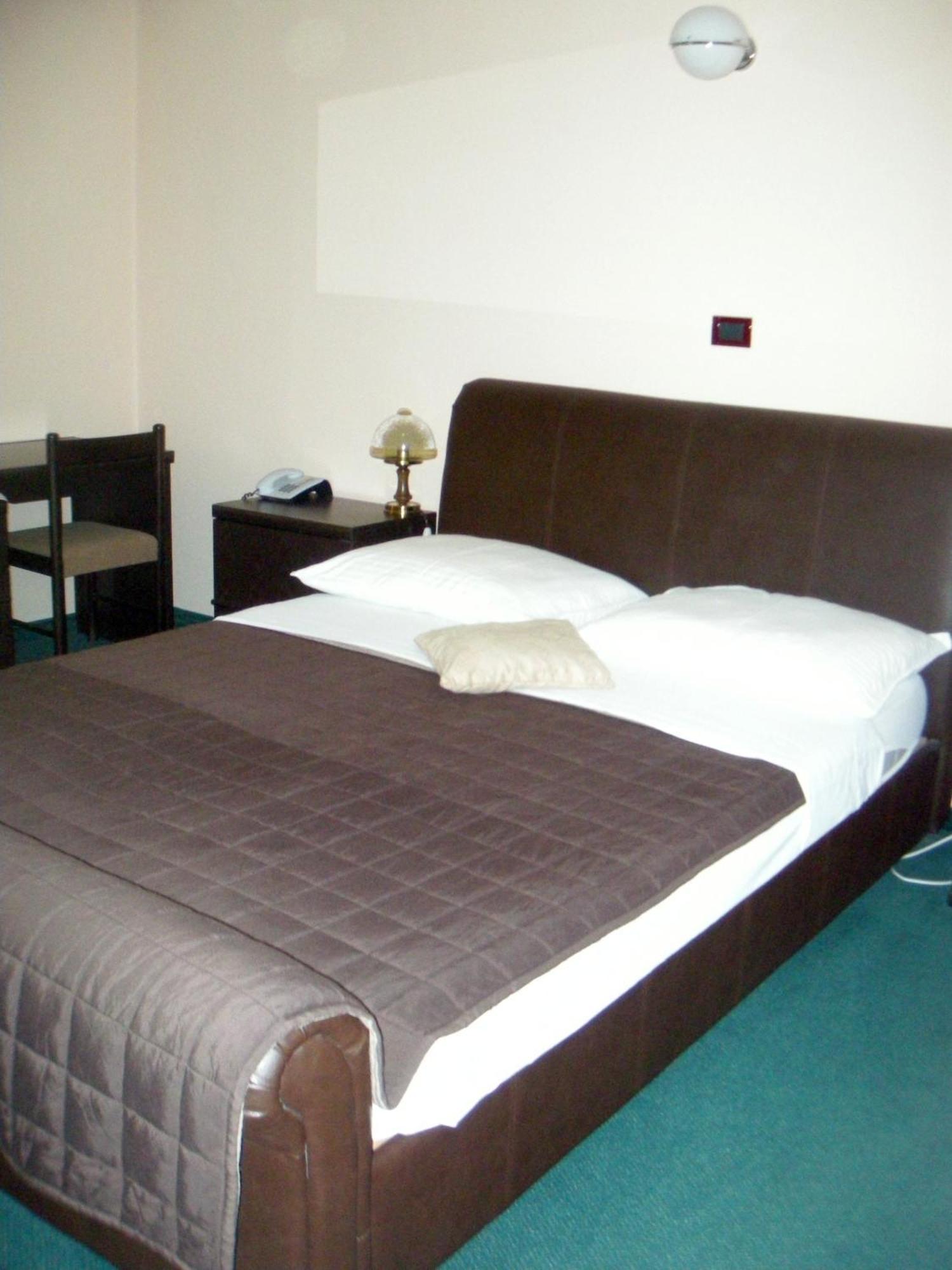 Hotel Zephyr - Plovanija Buje Ngoại thất bức ảnh
