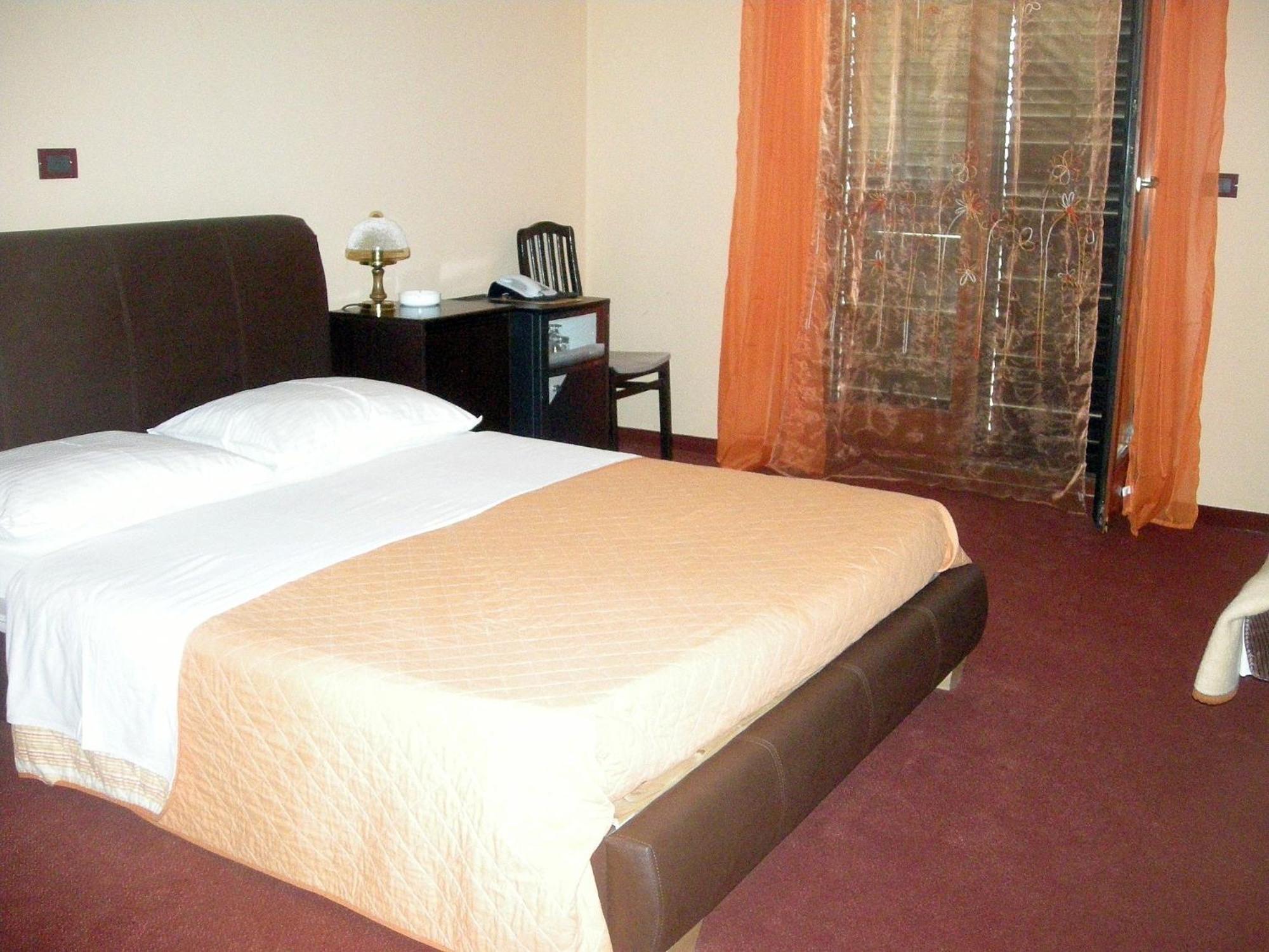 Hotel Zephyr - Plovanija Buje Phòng bức ảnh