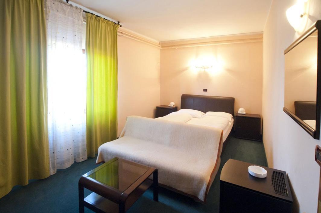 Hotel Zephyr - Plovanija Buje Phòng bức ảnh